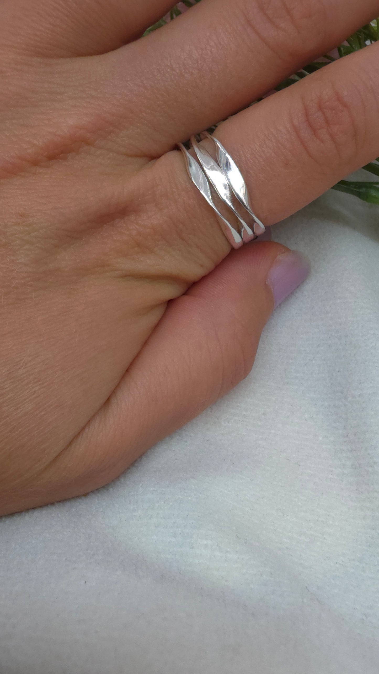 Three band twisted ring