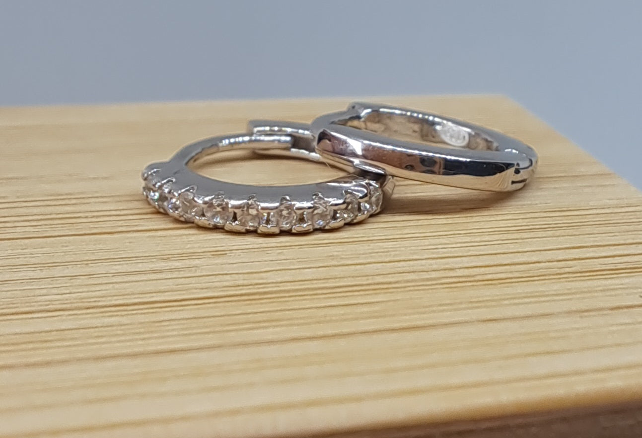 Small hoops-earrings