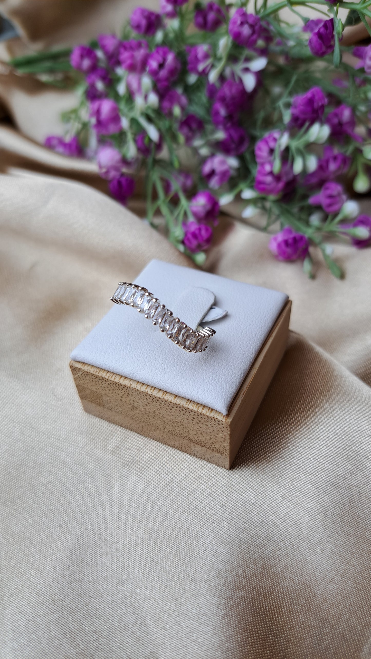 Soft cubic zirconia wave baguette