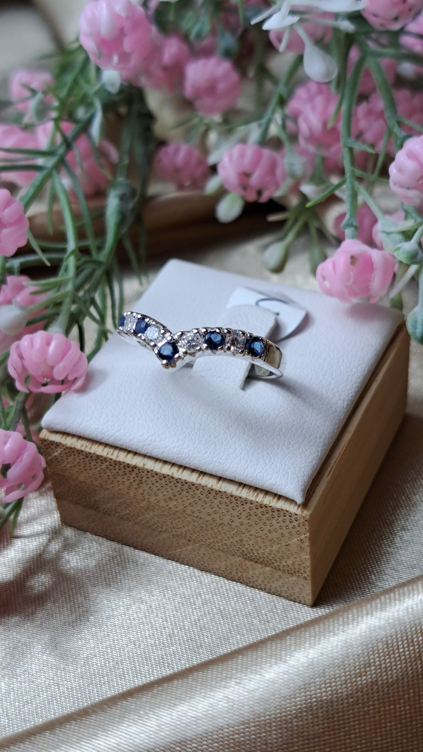 Sapphire cubic zirconia half-wishbone