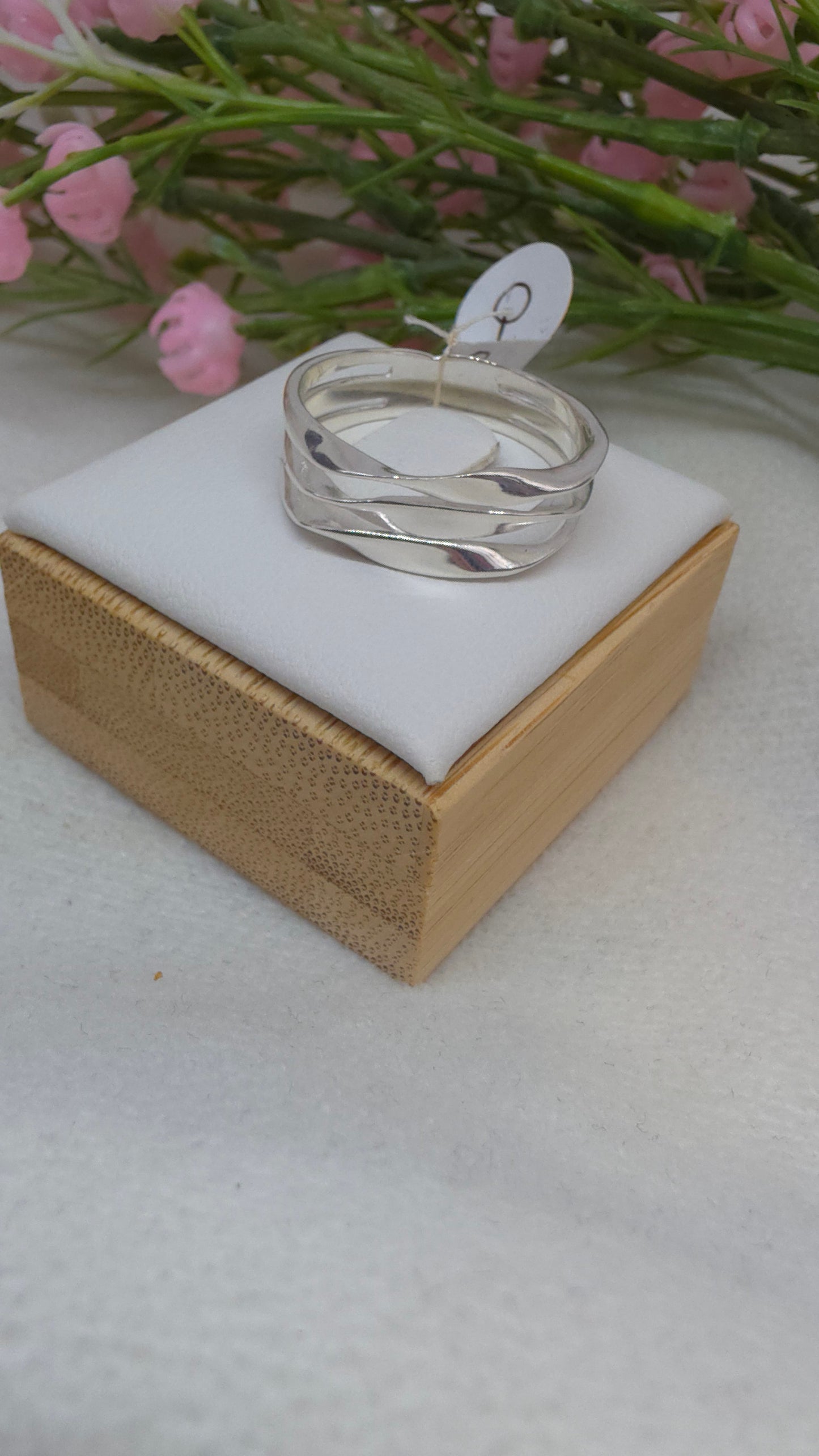Three band twisted ring