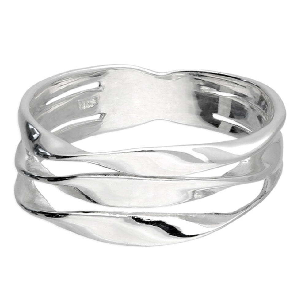 Three band twisted ring