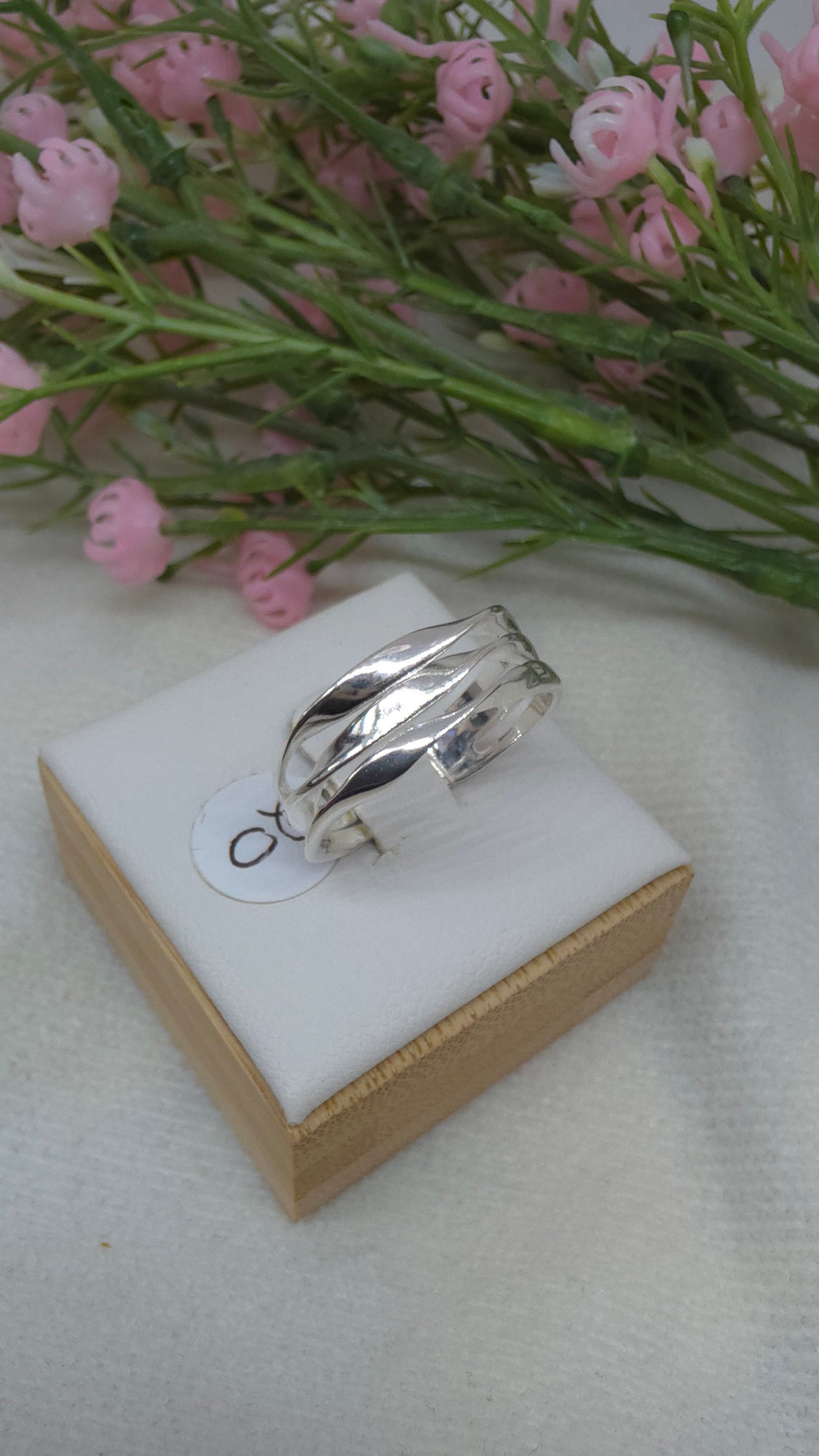 Three band twisted ring