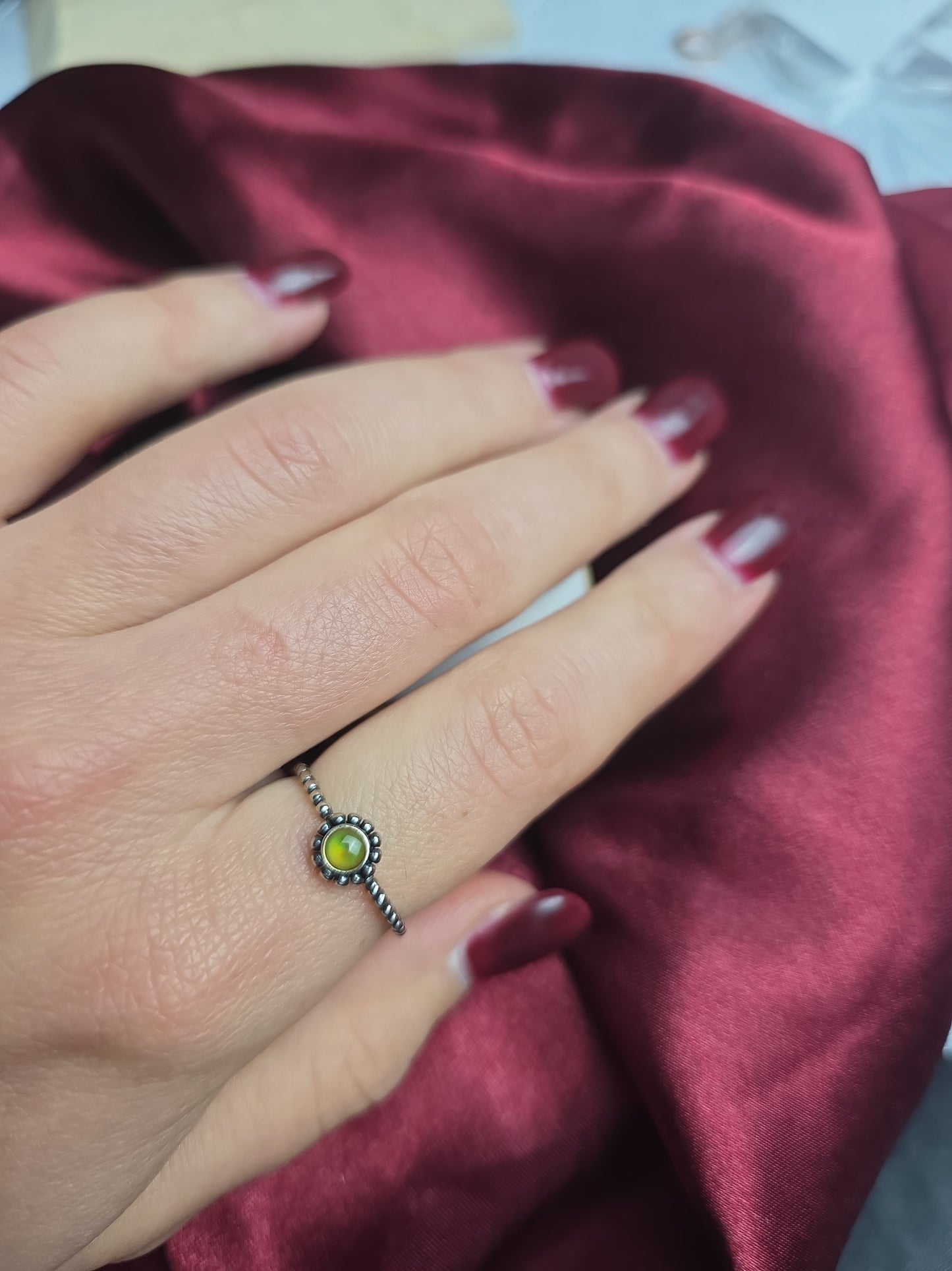 Dots mood stone sterling silver ring