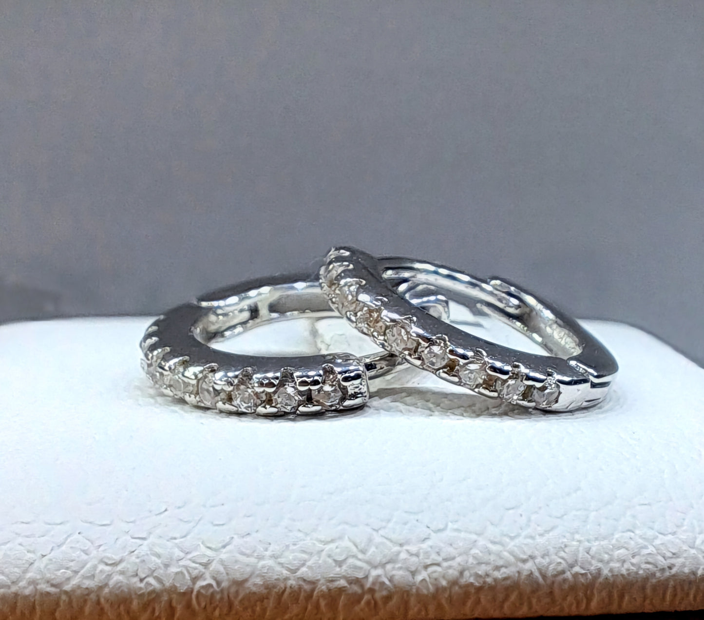 Small hoops-earrings