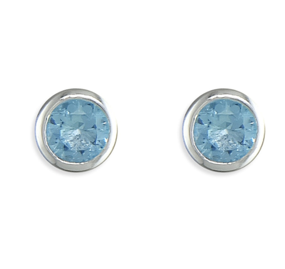 Rubover cubic zirconia stud